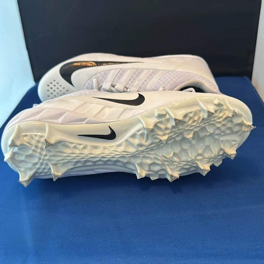 Nike White and Black lacrosse Sneakers size‎ 6.5